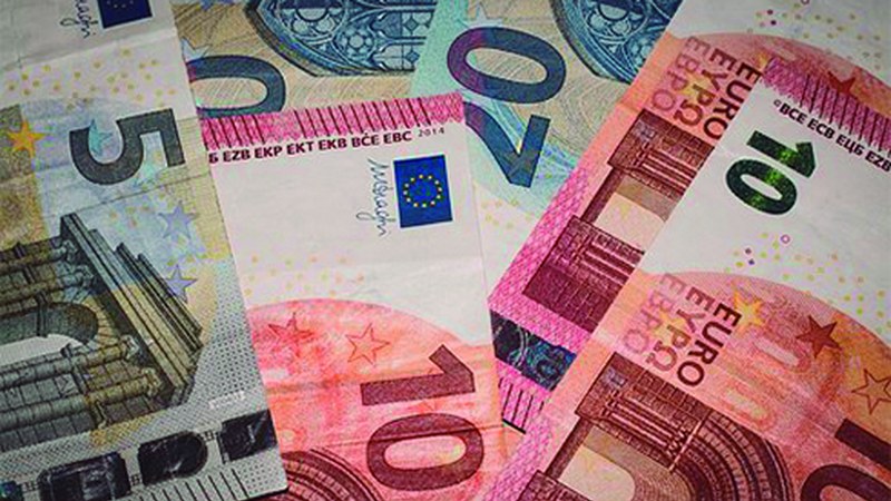 Bikote bat atxilotu dute 150.000 euro inguruko iruzurra egiteagatik