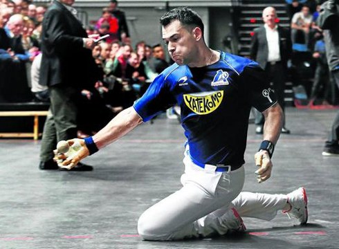 Bikotea hirukotearen aurka Astelenako domekako pilota jaialdian