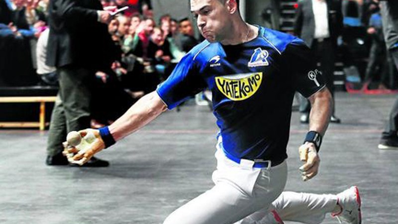 Bikotea hirukotearen aurka Astelenako domekako pilota jaialdian