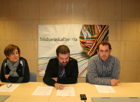 Bilduk aurrekontuarekin kaltetuta izango diren herritarrak daudela uste du