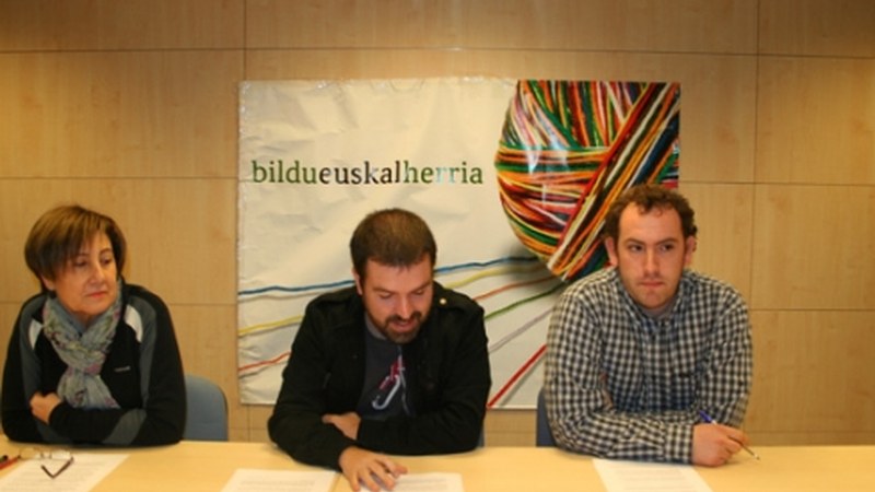 Bilduk aurrekontuarekin kaltetuta izango diren herritarrak daudela uste du