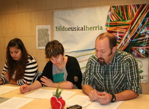 Bilduk baserritarrekin hitzarmenak bultzatzea eskatu dio udalari