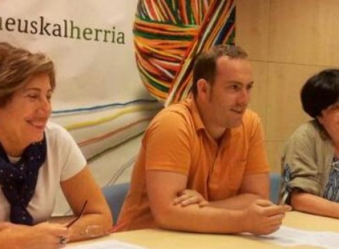 Bilduk Errebalerako gestio publikoa planteatzen du, promotoreen atzera-martxaren aurrean