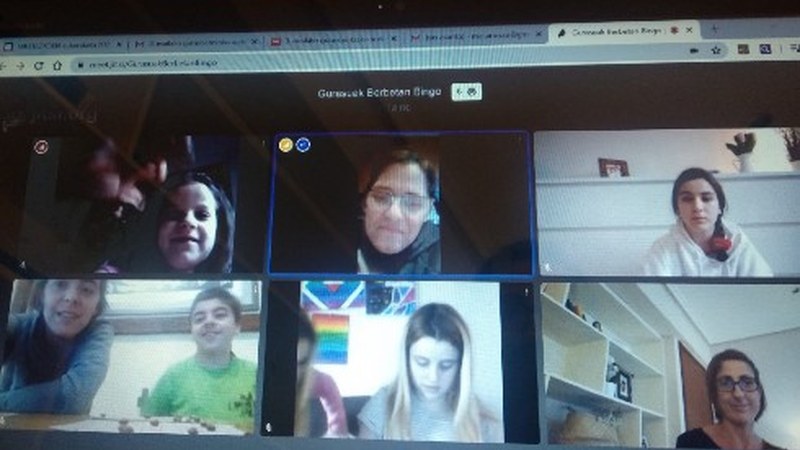 Bingoan ibili dira aste honetan ere guraso berbalagunak eta haien familiak