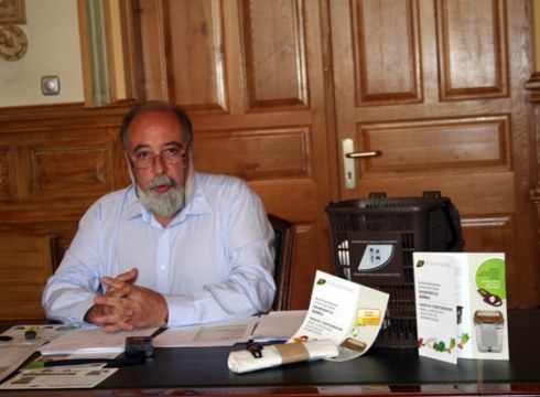 Biohondakinak jasotzeko edukiontzi marroi gehiago