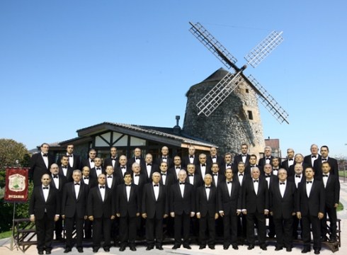 Biotz Alai eta Sostoa abesbatzen kontzertua Coliseoan