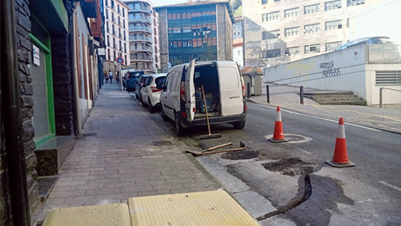 Bittor Sarasketa kaleko ur-horniduraren sarea osorik berriztuko da aste honetatik aurrera