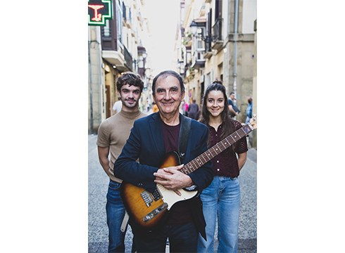 Bixente Martinez, musikaria: “Musika sortzean beti dago arriskua, baina arriskutik datoz gauza berriak”