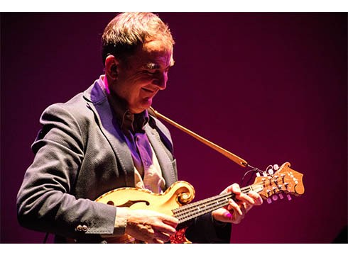 Bixente Martinez musikariak lehen bakarkako lana kaleratu du