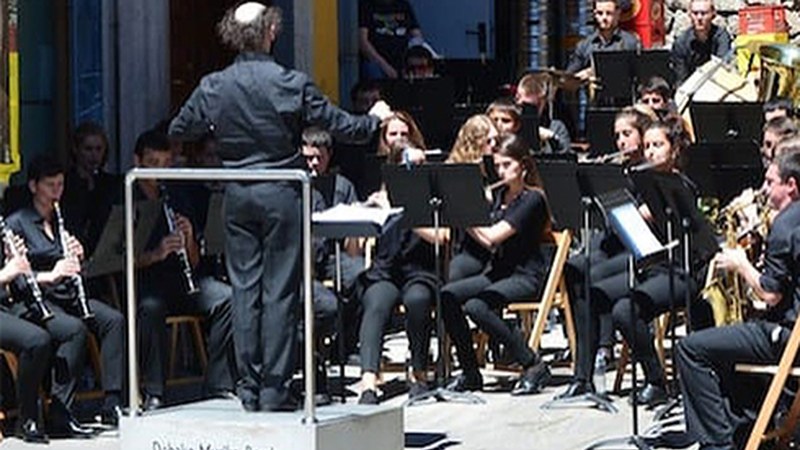 [BIZI DEBABARRENA] Dantzaldia Debako Musika Bandaren eskutik