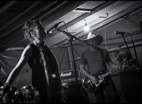 Black Redding zapatuan Ez Dok-en