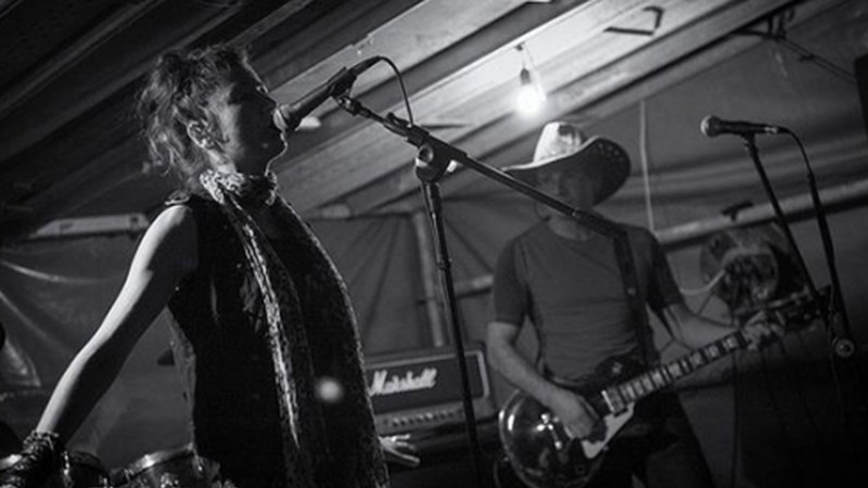 Black Redding zapatuan Ez Dok-en