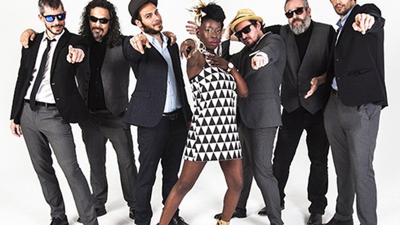 Blues Hotsak-eko kontzertuetarako bi sarrera bikoitz zozketatuko ditugu