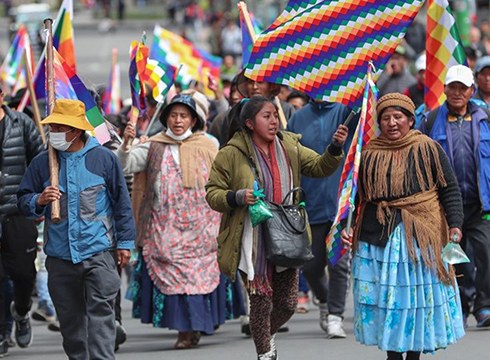 Boliviako estatu kolpearen aurrean erakunde adierazpen proposamena aurkeztu du Bilduk