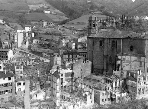 Bonbek Eibar txikitu zutela 79 urte