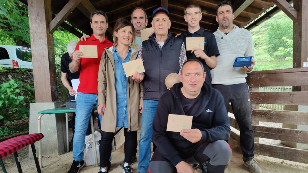 Boni Plaza elgetarrak irabazi zuen Ezoziako hiru-txirlo tiraldia