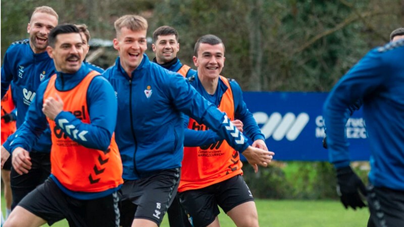 Bost lan-saio izango ditu Beñat San Joseren taldeak asteleheneko partidua prestatzeko