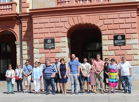 Bost minutuko isilunea gorde da Untzagan Miguel Angel Blancoren heriotza gogoan