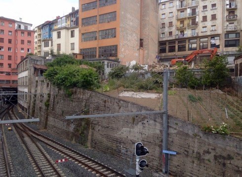 Bota dute Estaziño parean zegoen Ibargain baserria