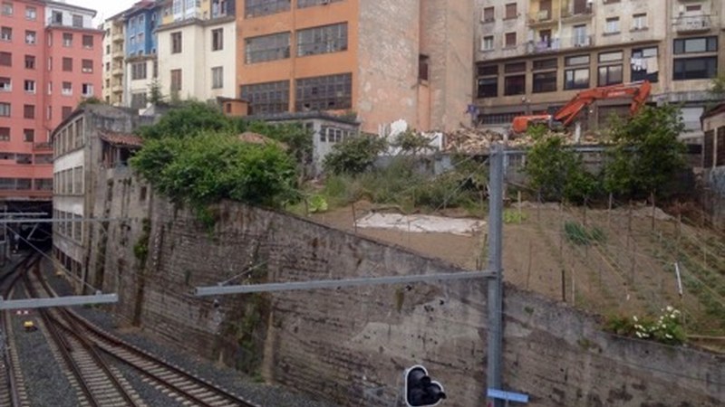 Bota dute Estaziño parean zegoen Ibargain baserria