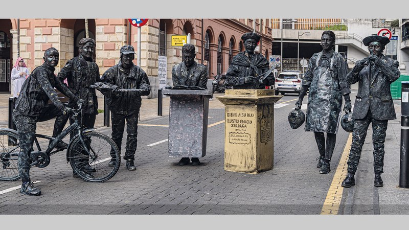 Botijerua, Dultzainerua eta Sanblasitoen historiaren inguruko aritukulua idatzi dute Antxon Gutierrezek eta Patxi Mutiloak