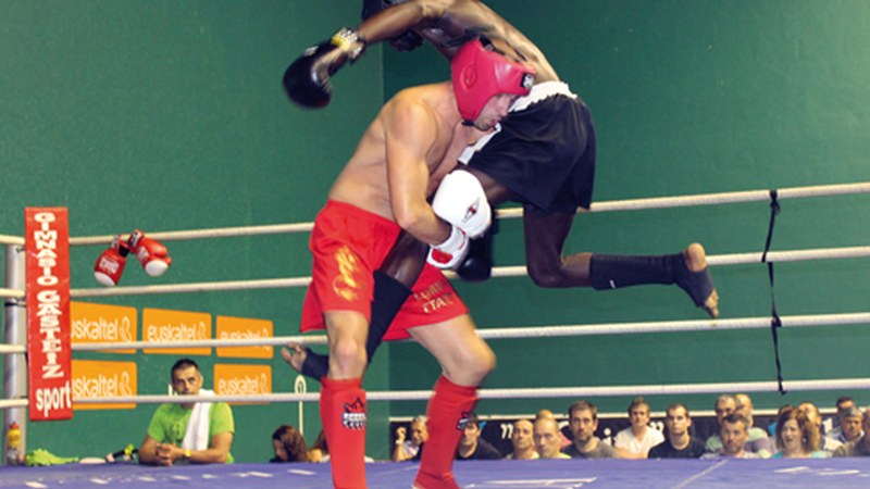 Boxeo jaialdiak zilarrezko ezteiak biziko ditu gaur