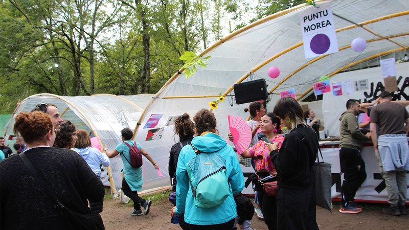 Brigada Morea abian, baita Arrateko jaietan ere