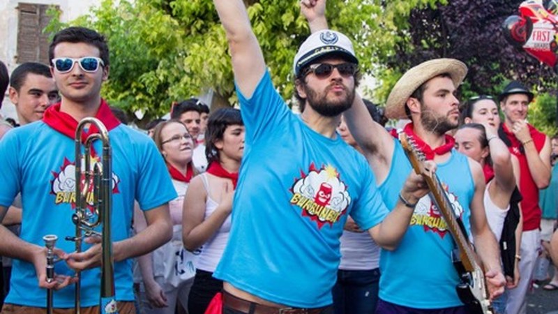 Burrunba elektrotxarangaren erritmora eta Kalian Jolasian hasiko dugu Euskal Jaiko asteburua