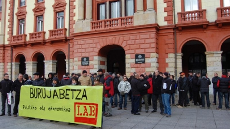 Burujabetza eskatu dute eguerdian Untzagan