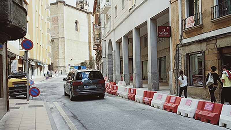 Calbeton kalea trafikoarentzat zabaldu dute, abuztuan lanengatik itxita egon eta gero