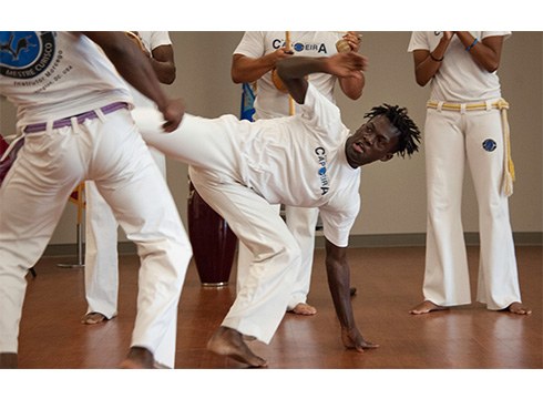 Capoeira klaseak haur eta helduentzat