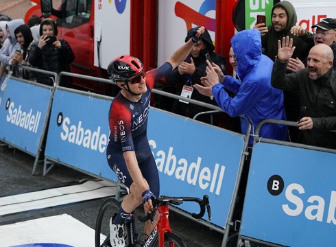 Carlos Rodríguez nagusitu da Mallabian eta Remco Evenepoel da lasterketako lider berria