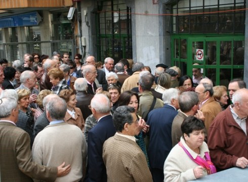 Casino Artista-ko bazkideek sorreraren mendeurrena ospatzen hasi dira