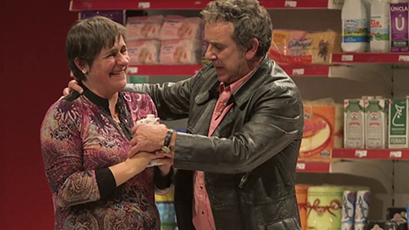 Chévere konpainiak “Eroski Paraiso” antzezlana taularatuko du gaur Coliseoan