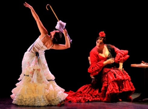 Coliseoak komedia flamenkoa hartuko du gaur