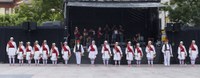 Dantza ikuskizun biribilarekin agurtu dute kurtsoa Kezkako dantzari gazteek