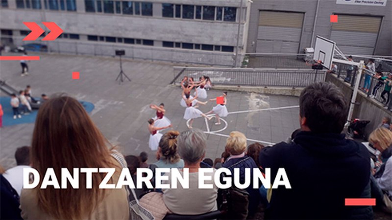 Dantzaren Nazioarteko Eguna dantzan ospatu dute Eibarren
