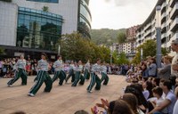 Dantzaren Nazioarteko Eguna ospatzeko jardunaldi ikusgarri eta arrakastatsua