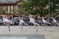 Dantzaren Nazioarteko Eguna ospatzeko jardunaldi ikusgarri eta arrakastatsua
