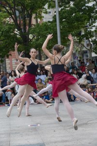 Dantzaren Nazioarteko Eguna ospatzeko jardunaldi ikusgarri eta arrakastatsua