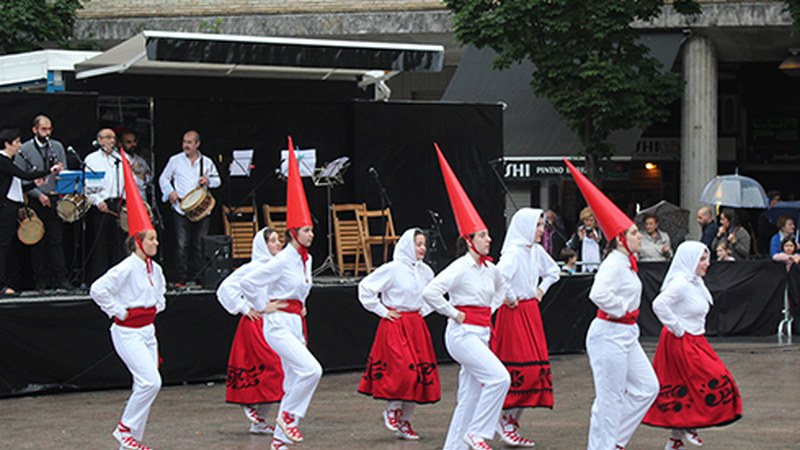 Dantzari Eguna ospatuko da barixaku arratsaldean