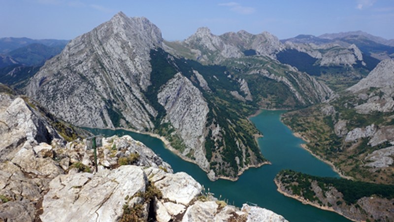 Datorren asteko zubirako lau eguneko irteera antolatu dute Riañoko Mendietara