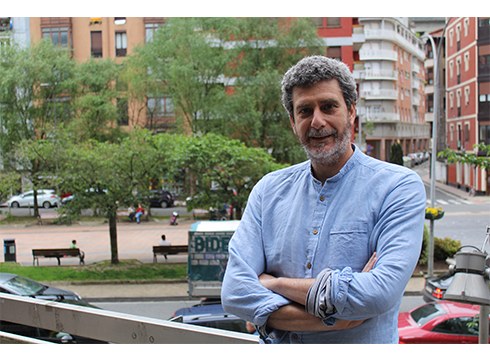 Davide Cerchi, euskarak bustitako genoarra