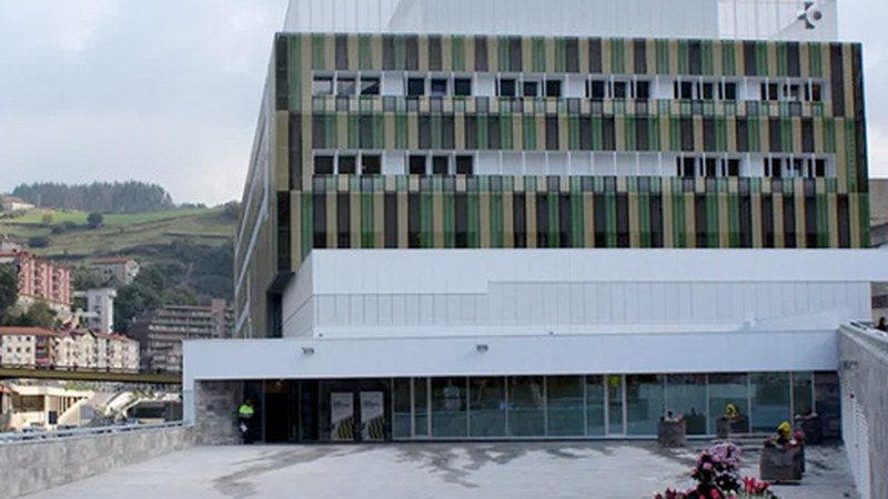 Debabarreneko ESIko lanpostu bat ezabatu izanaren aurka agertu dira Gizarte Laneko elkargoak