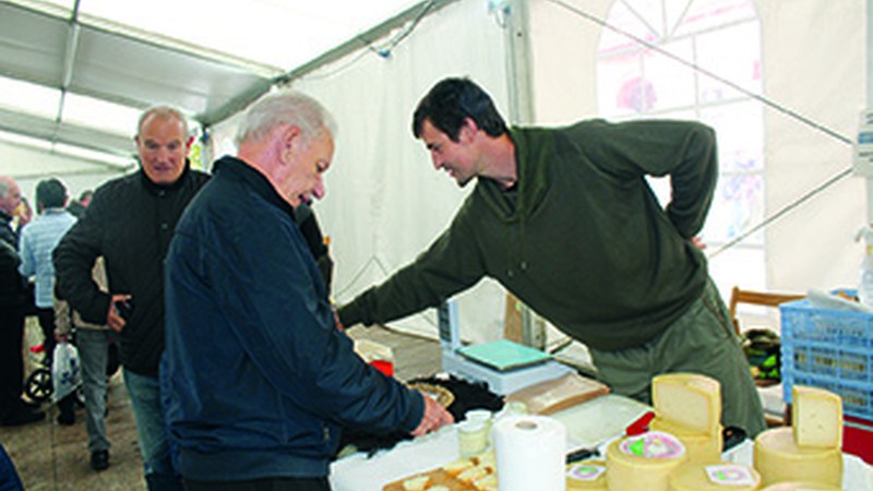 Debabarreneko Gazta Azoka apirilaren 23an egingo da Errebal Plazan