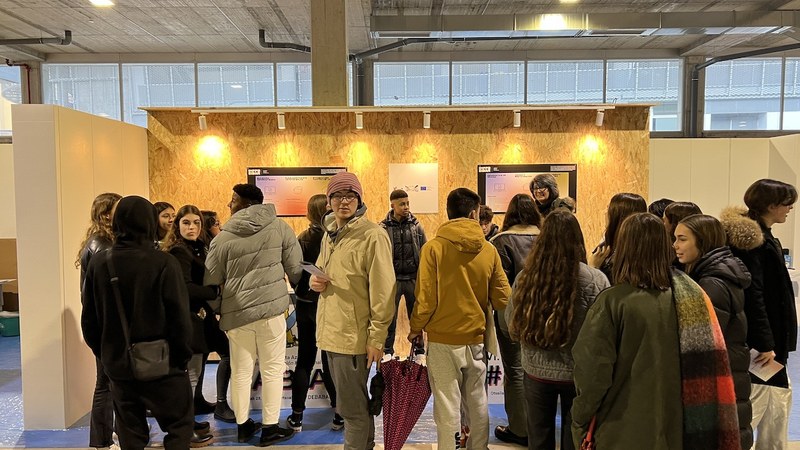 Debabarreneko Lanbide Heziketako eta unibertsitateko eskaintza jakitera eman dute Abian Azokan