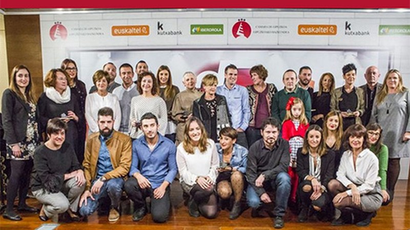Debabarreneko merkatariek “10 bitxiak” saria eman diote Eibarko Otegui harategiari