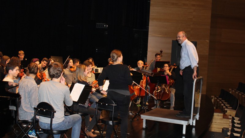 Debabarreneko Orkestra Sinfonikoak kontzertua emango du gaur iluntzean Coliseoan