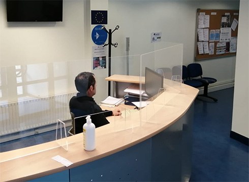 Debegesak bulegoa zabaldu du, aldez aurretik hitzordua eskatzen dutenentzat