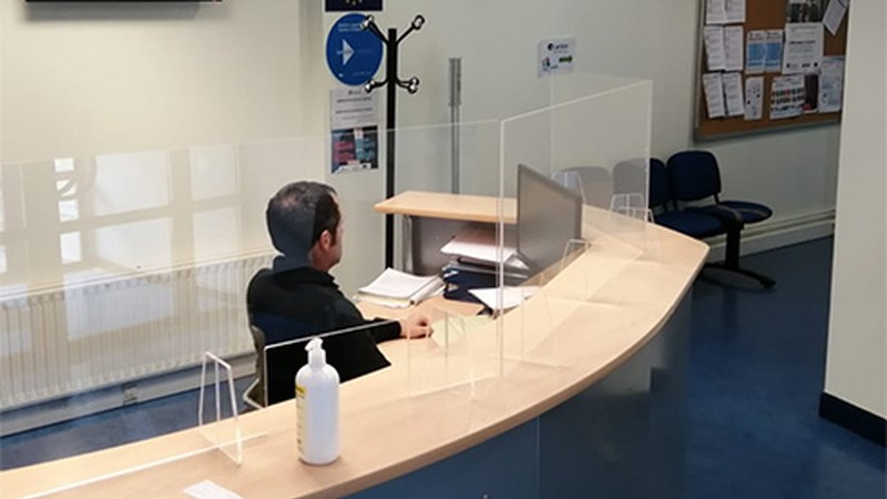 Debegesak bulegoa zabaldu du, aldez aurretik hitzordua eskatzen dutenentzat